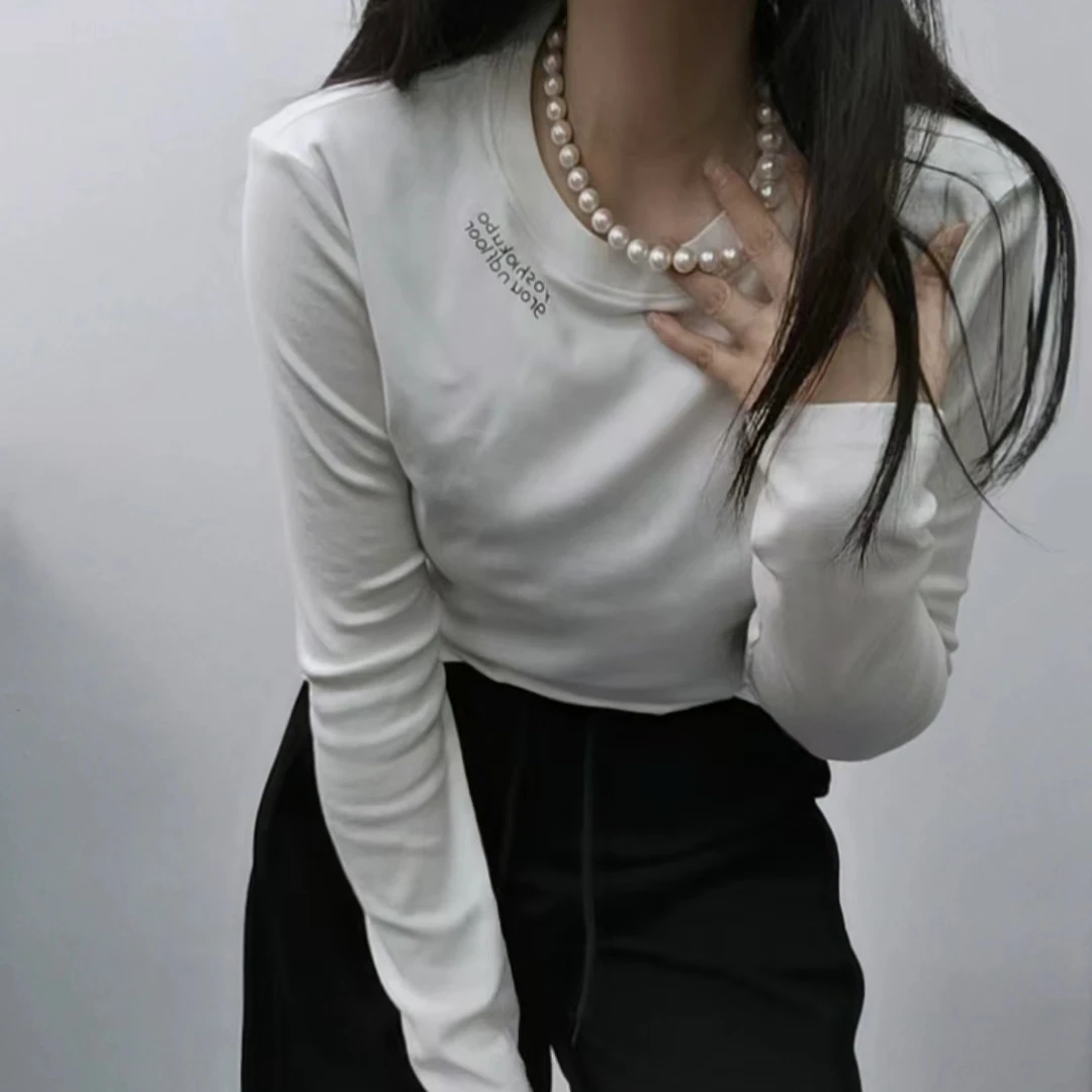 《觅香探红》小众设计秋冬时尚百搭显瘦长袖圆领长袖打底衫