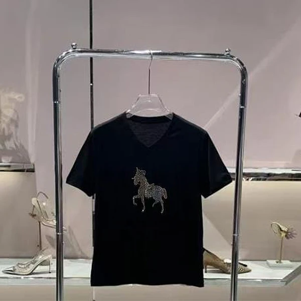 2024 SELINE设计感弹力修身版型小马烫钻高级感重工棉T短袖