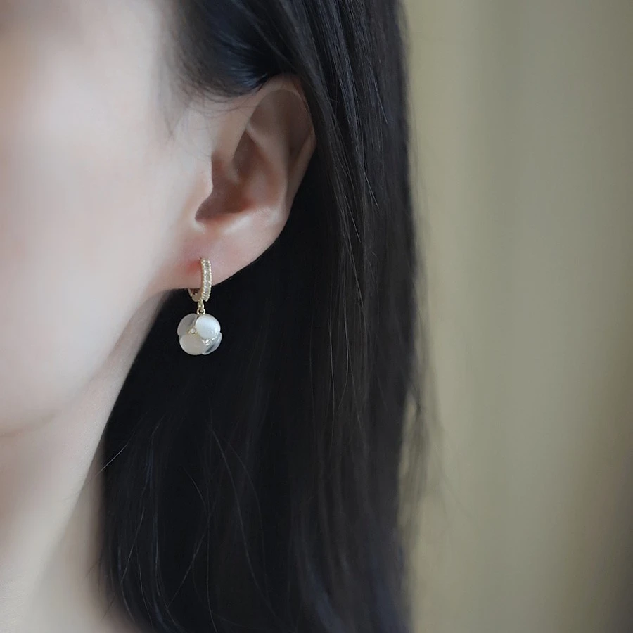 铜合金耳饰 【皓月】绣球耳钉新款洋气小众耳扣宫廷简约耳环E111