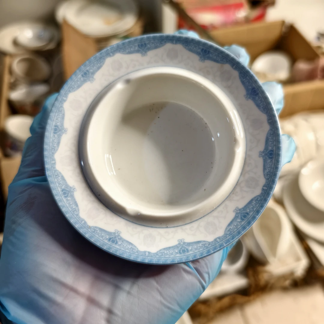 陶瓷 釉中彩草帽烟灰缸 直径约10厘米