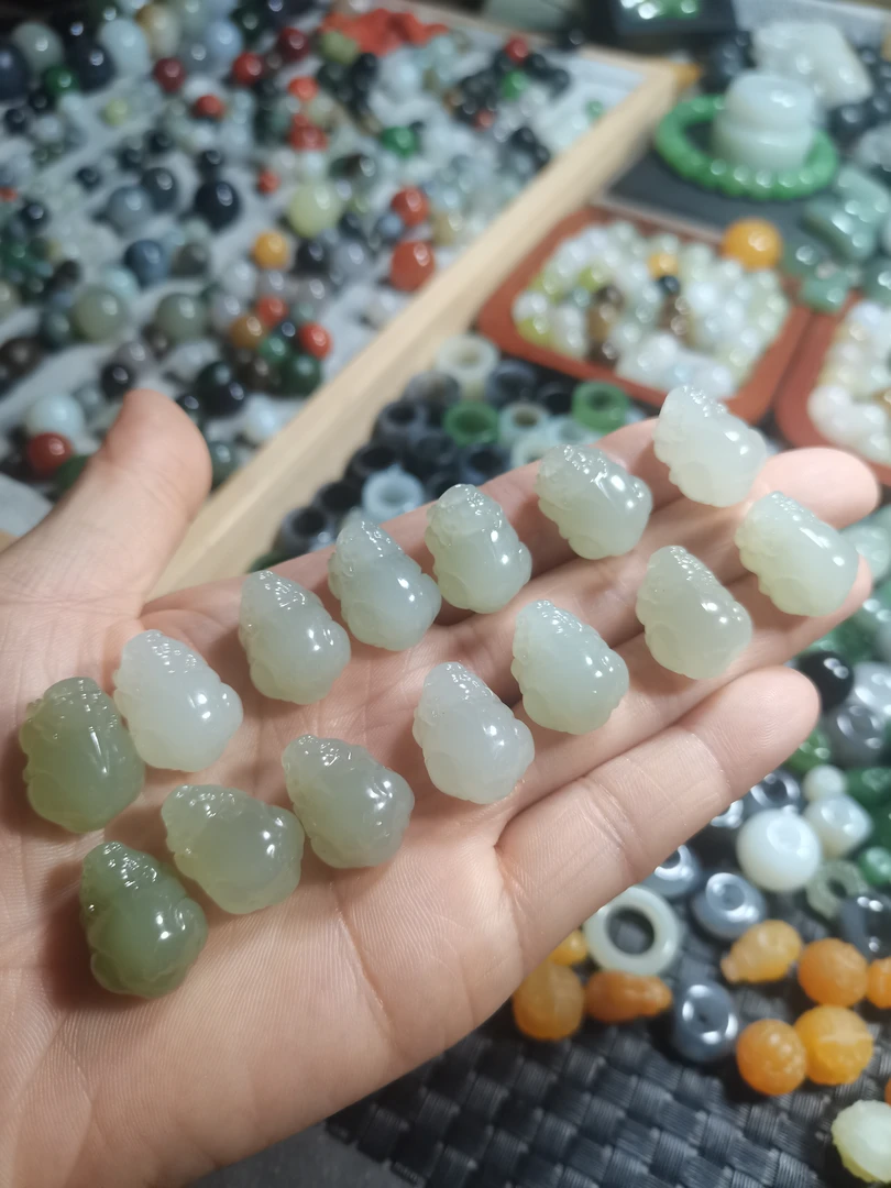 多样性发货拍一发一和田玉貔貅
