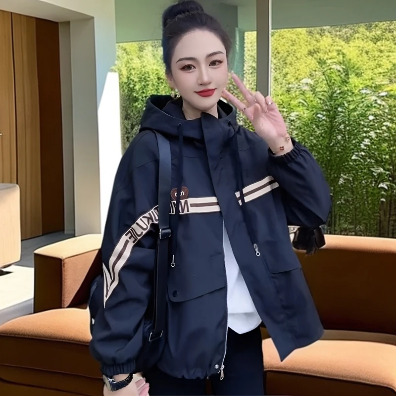 韩版秋冬休闲上衣女外套刺绣冲锋衣加绒加厚运动时尚百搭宽松潮流
