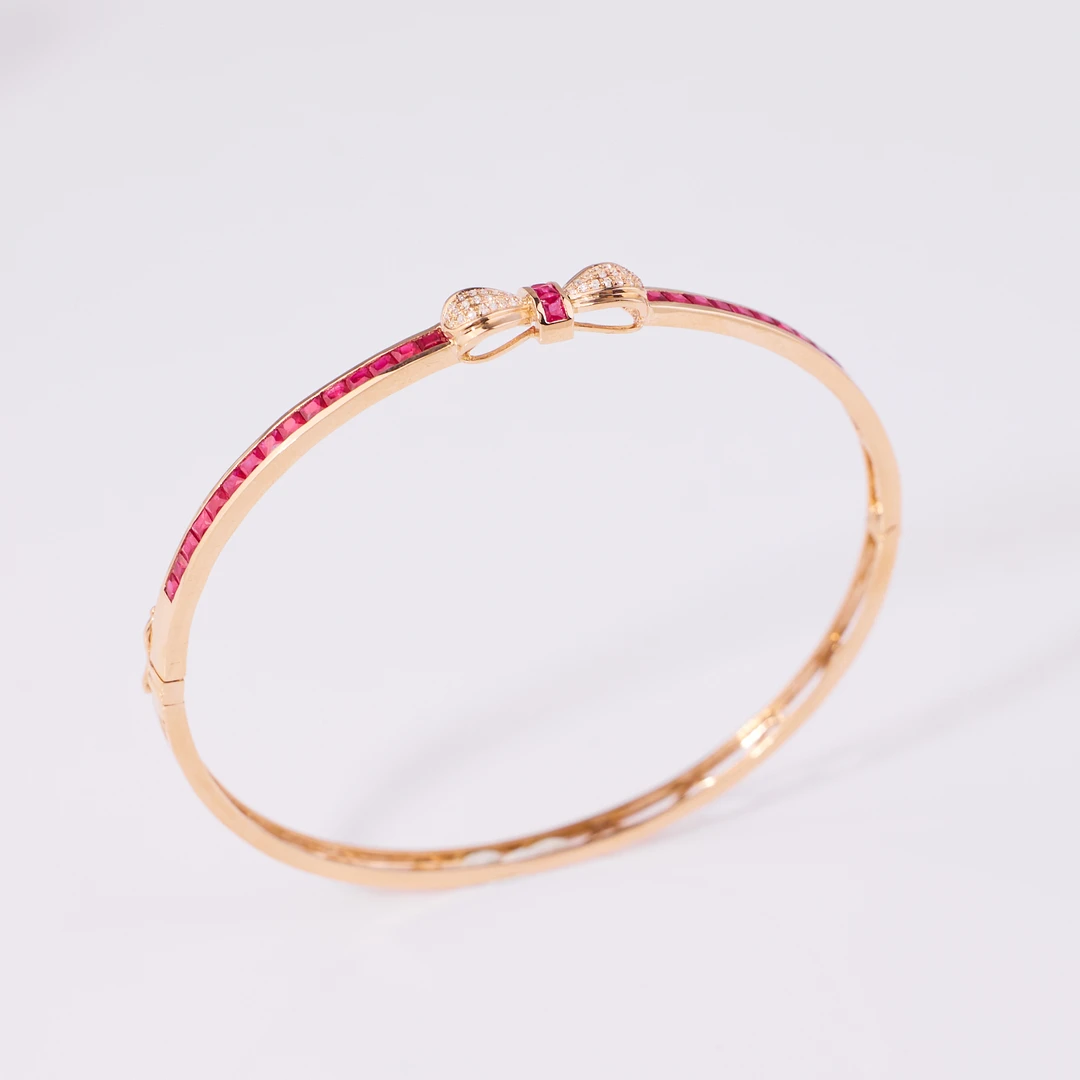 玉峰珠宝丨在逃公主*红宝石手镯*18K金镶嵌（多样发一）U6066