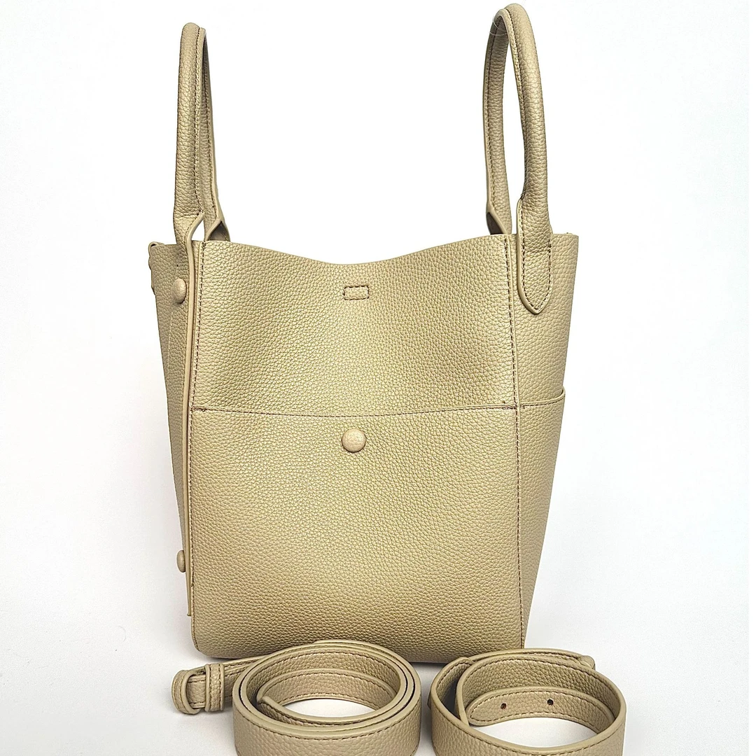 2024时尚经典手提包单肩斜挎轻奢秋冬新款女包两用女包轻奢实用包