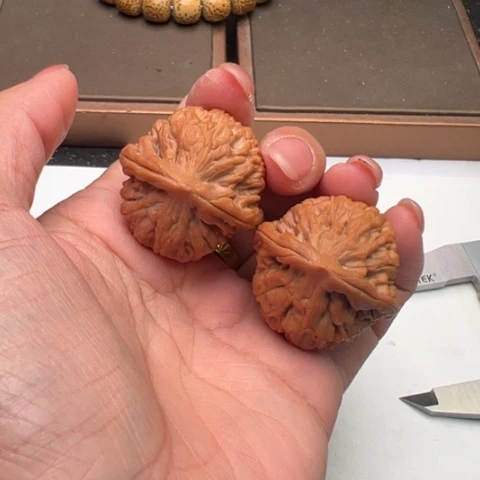 文玩核桃把件莲花