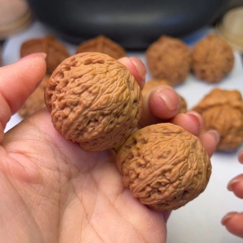 文玩核桃把件泥鳅