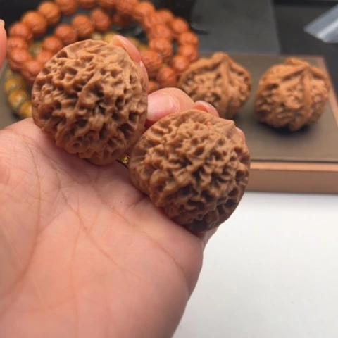 文玩核桃把件秦闷