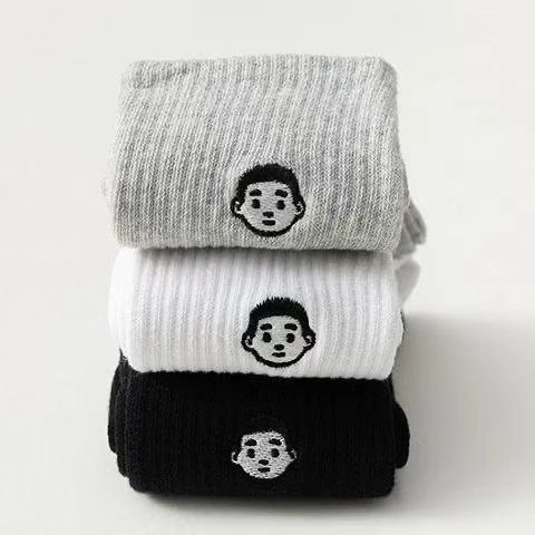 男中筒韩版黑白色运动情侣秋冬潮袜百搭纯棉防臭袜纯棉防臭袜潮流