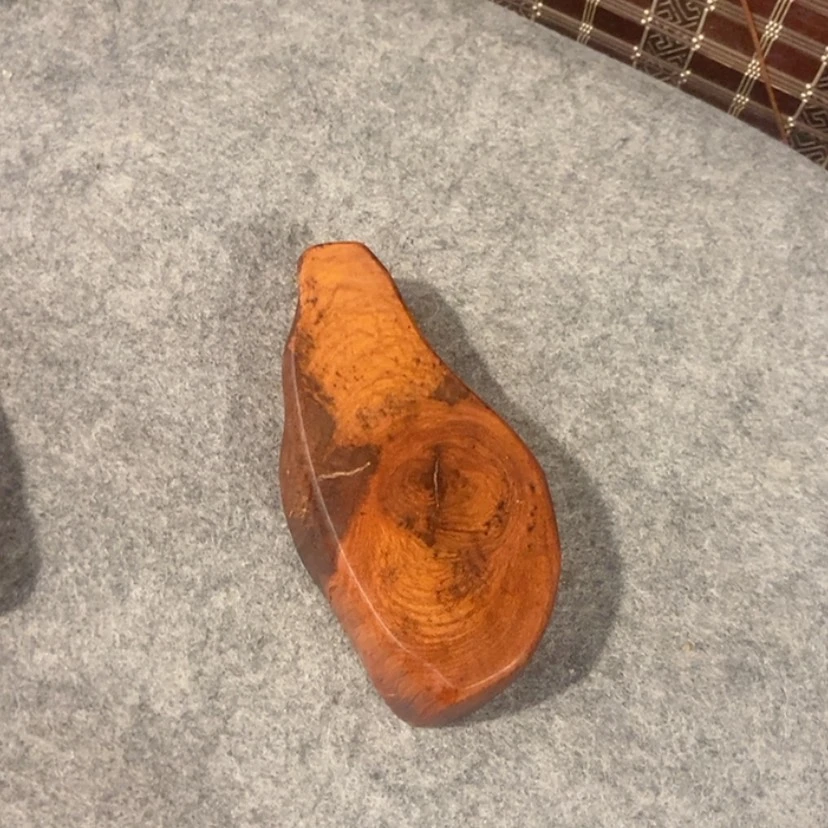 【闪购商品】花梨根雕玉*姐