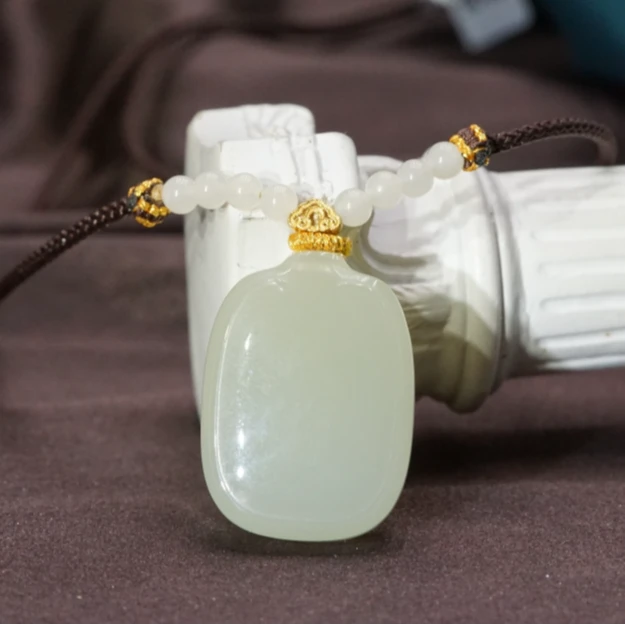 和田玉无事牌吊坠 HYT100502
