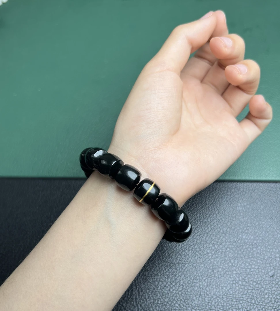 经典时尚潮流新疆和田黑青河道料卡13玉手串