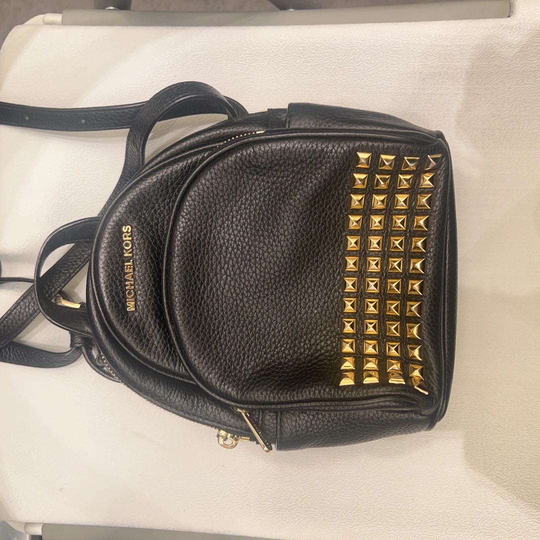 95新 MICHAELKORS/迈克高仕 迈克高仕 百搭时尚黑色双肩包
