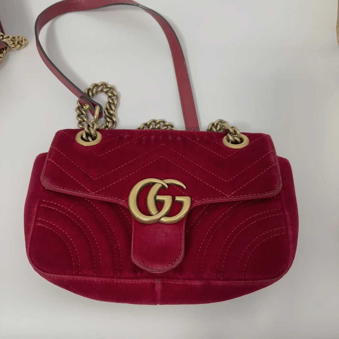 95新 GUCCI/古驰 古驰丝绒红金马蒙斜挎小号