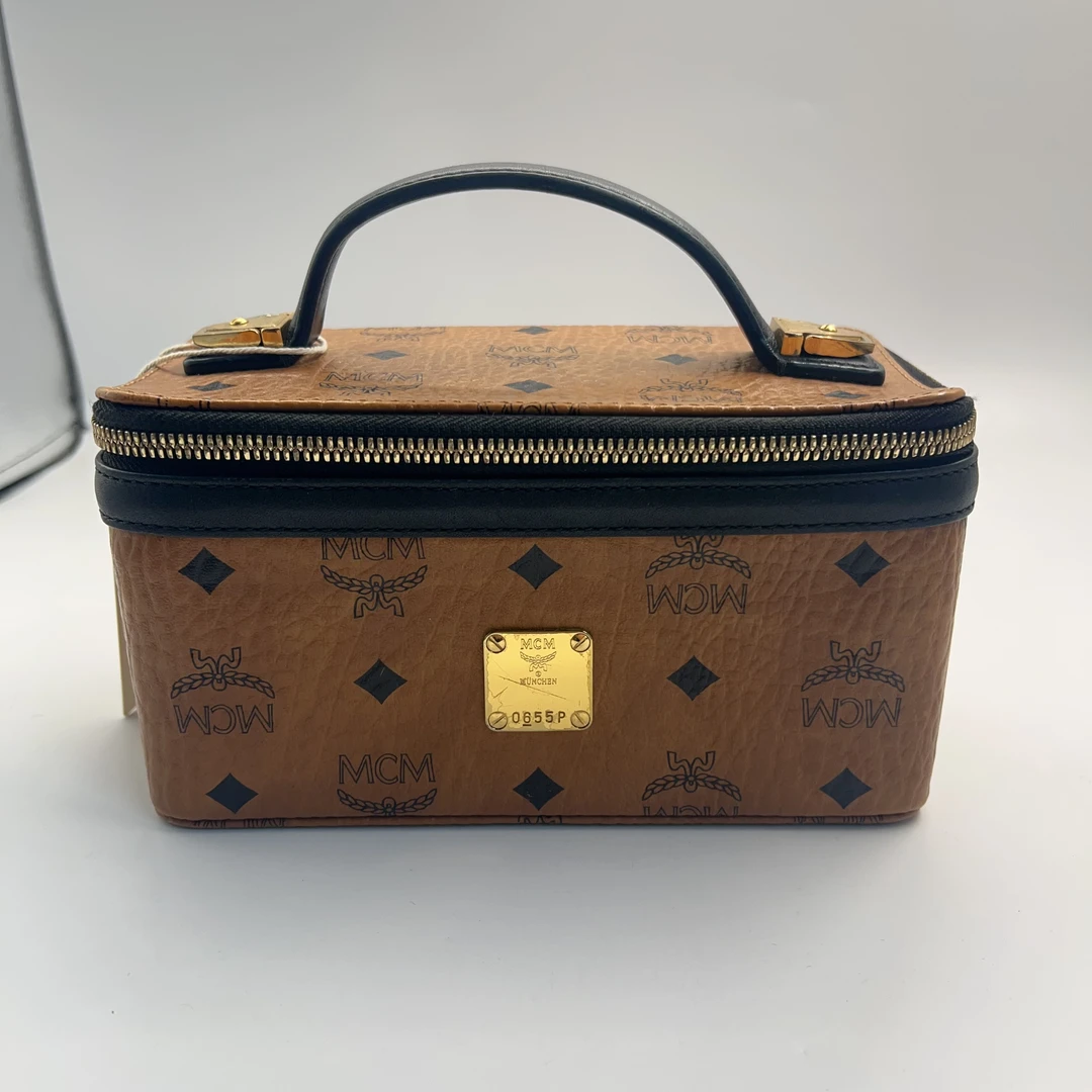 95新 MCM mcm百搭款咖色盒子包黑皮