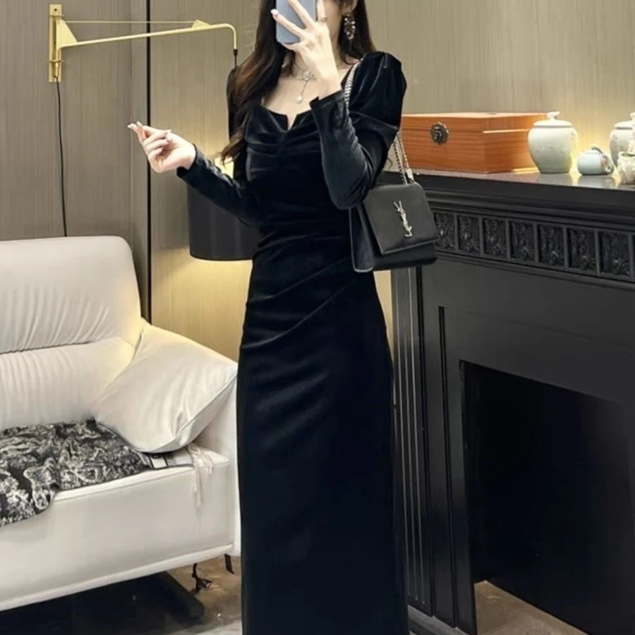 气质赫本风V领金丝绒连衣裙春款2025年新款女装修身显瘦长裙