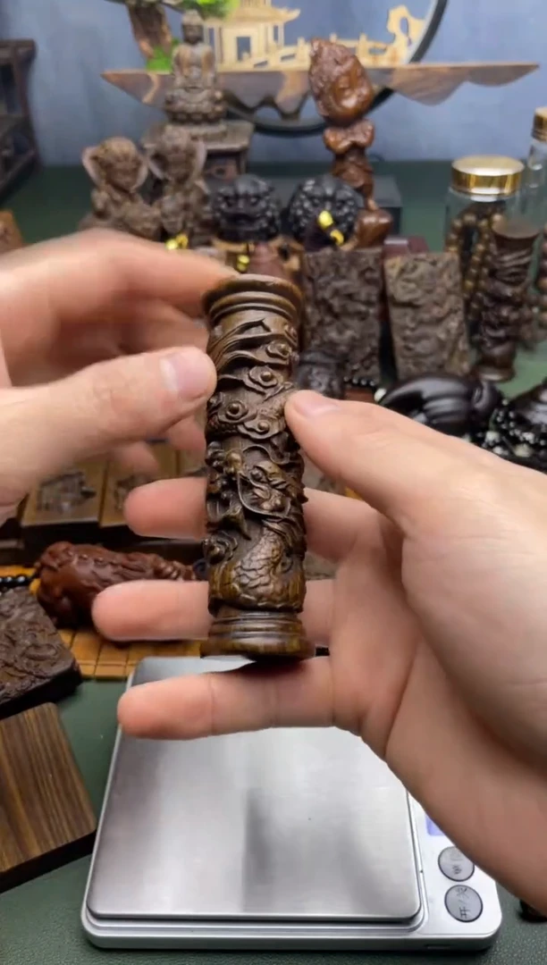 【闪购商品】香木龙柱一个