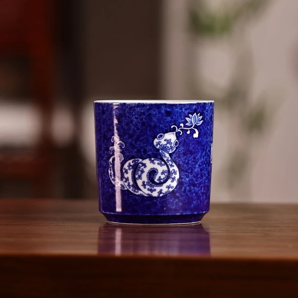 春风祥玉-癸巳蛇杯-手工陶瓷有差异