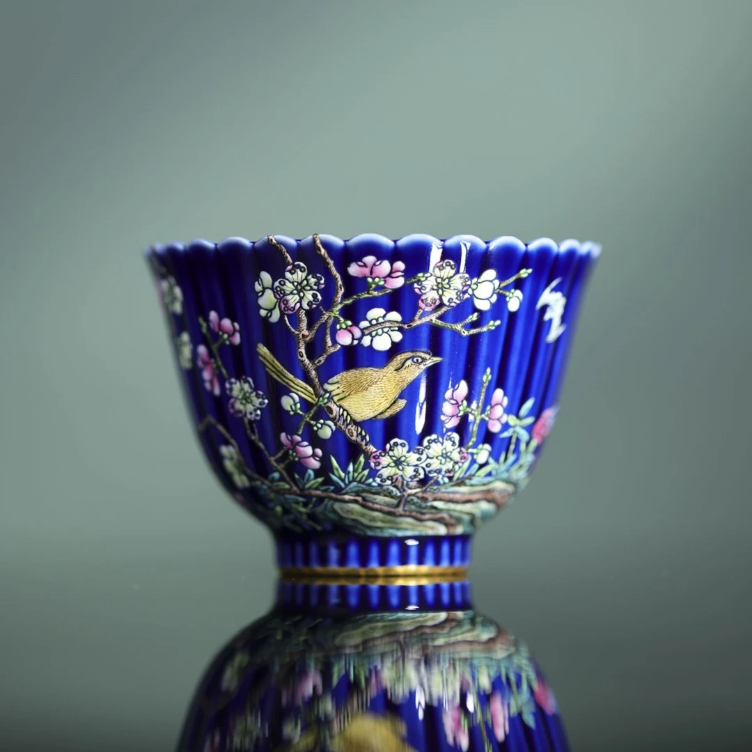 盛古珍玩-霁蓝釉喜上眉梢菊瓣杯--手绘陶瓷有差异