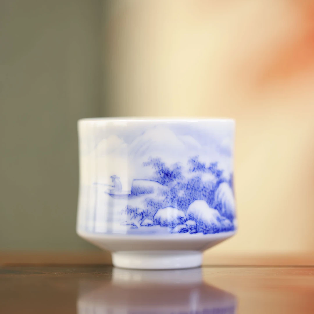 九段烧-妙手青花-国画山水束口杯（雪景）-陶瓷手工有差异