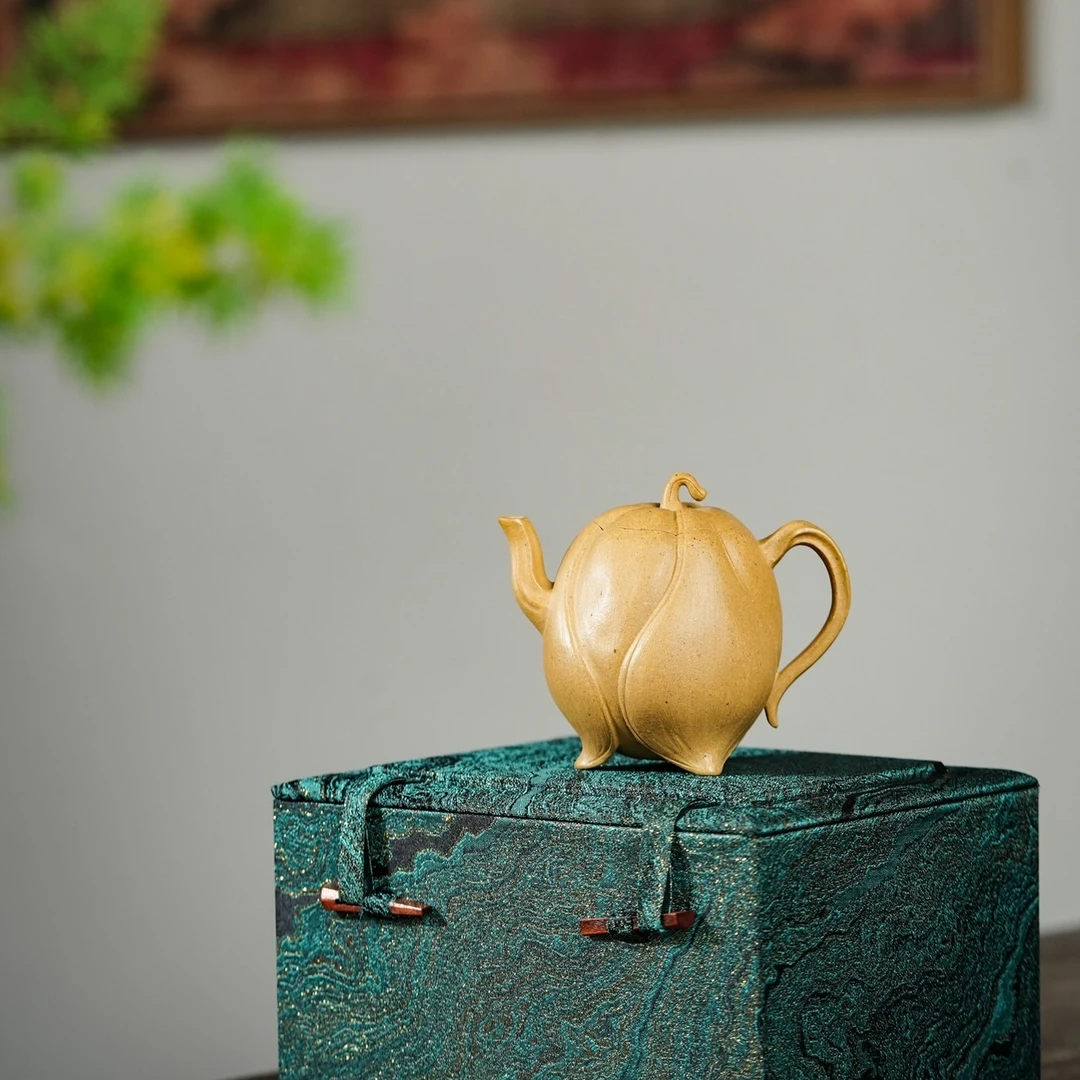 无尘·180cc·原矿黄金段手制（内推球孔）   紫砂壶