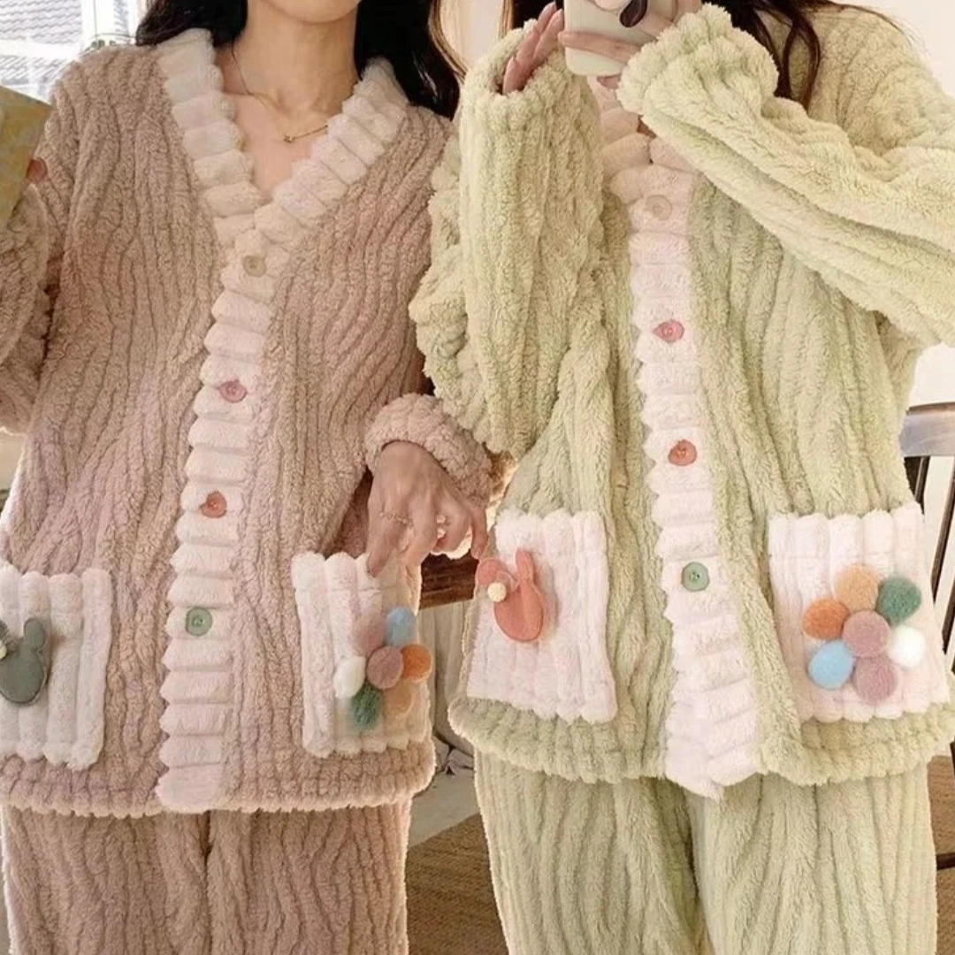 拉萨发货西藏包邮珊瑚绒睡衣冬季女加绒加厚秋冬绿色花朵2024新款