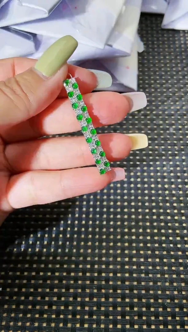 【闪购商品】翡翠吊坠(不含链)银S925镶嵌55555555