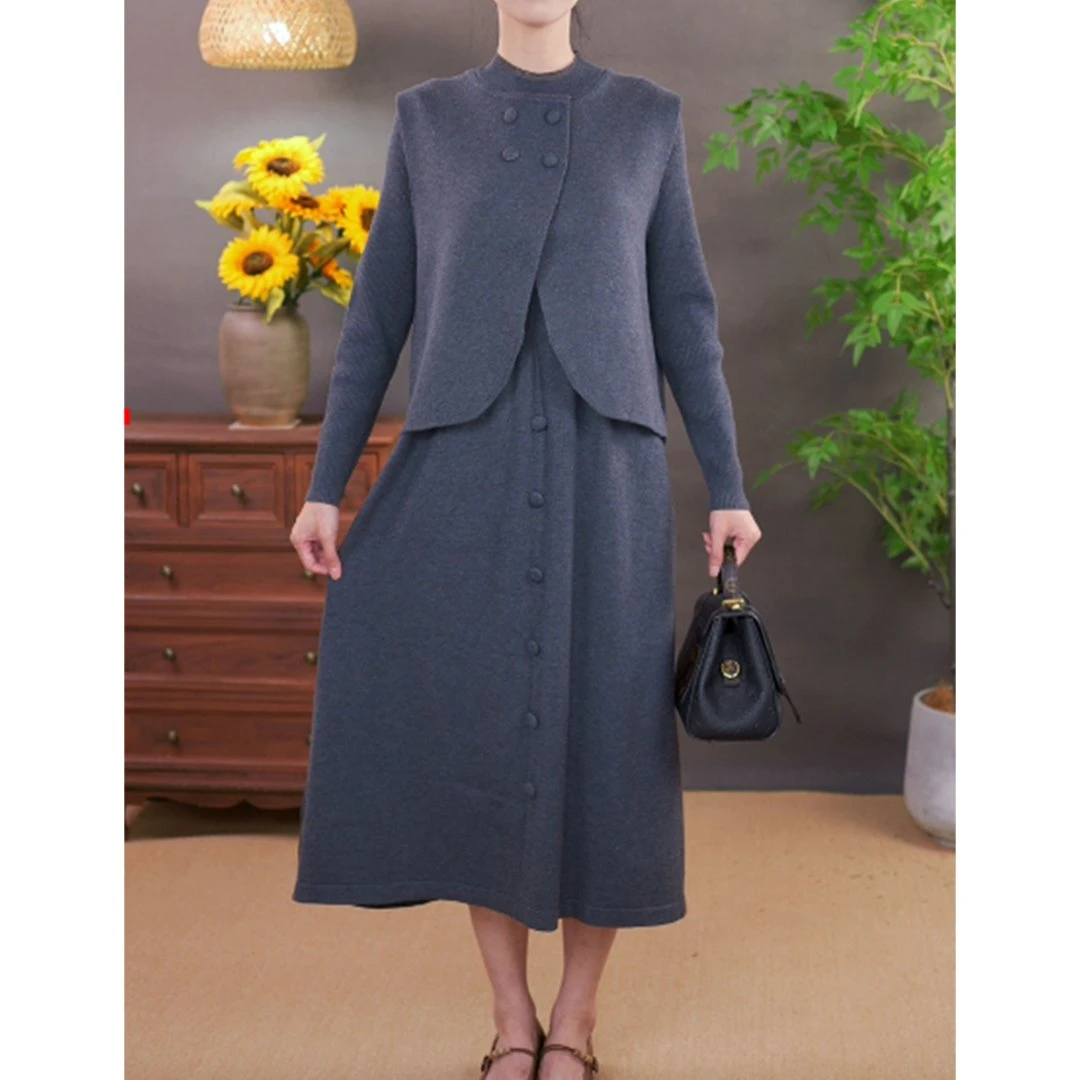 【巴黎时光】2024新款俩件套气质连衣裙亲肤针织裙送马甲气质大方