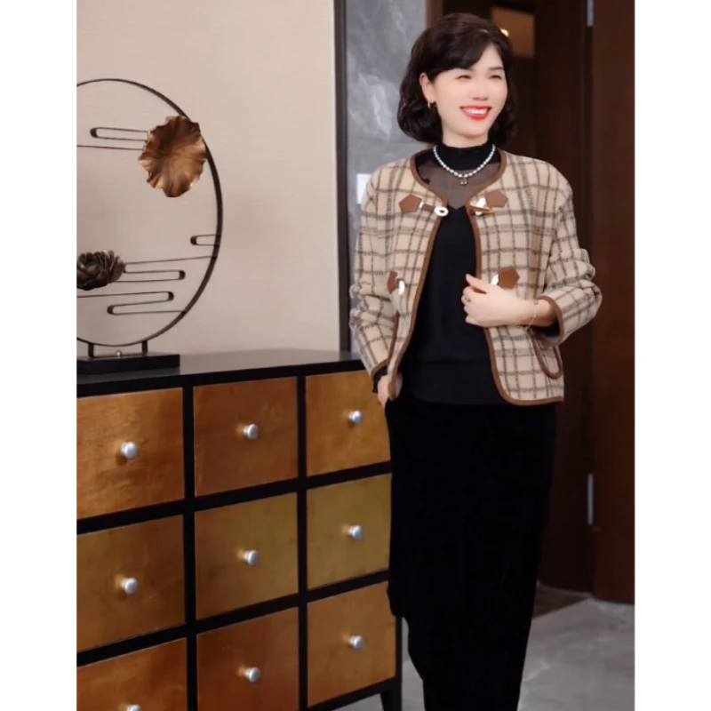 年轻妈妈秋装妮子外套2024新款洋气上衣中老年40岁衣服