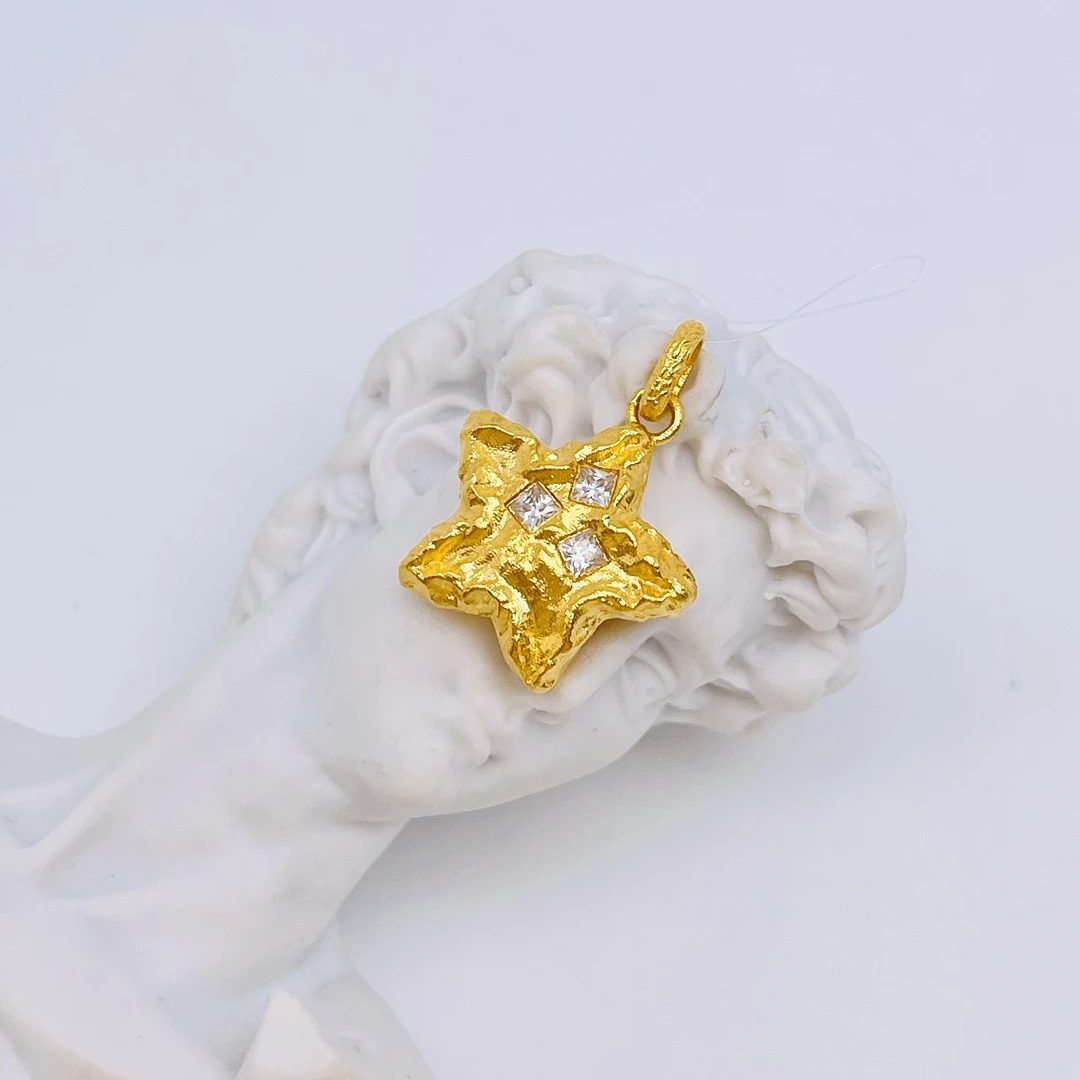 宝裕华黄金足金999 莫桑吊坠 莫桑锤纹星星