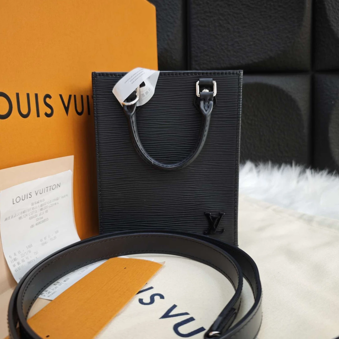 99新 LouisVuitton/路易威登 箱包/ LV 黑色水波纹mini琴谱