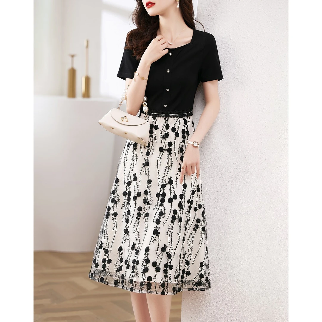 XWI/欣未2025年夏新款舒适时尚面料拼接显瘦显高印花连衣裙女A227