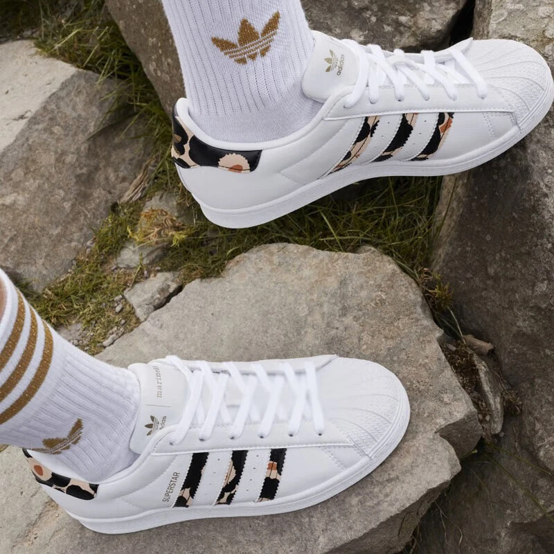阿迪达斯三叶草女鞋SUPERSTAR贝壳头运动舒适低帮休闲板鞋H04076