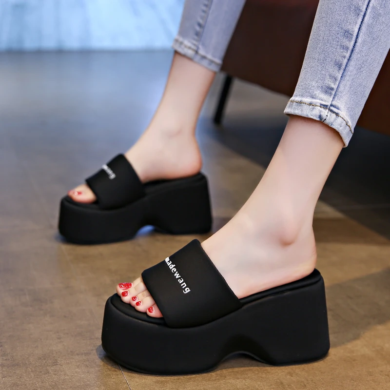 小个子厚底松糕拖鞋女8cm夏外穿2025新款仙女风网红爆款凉鞋小码