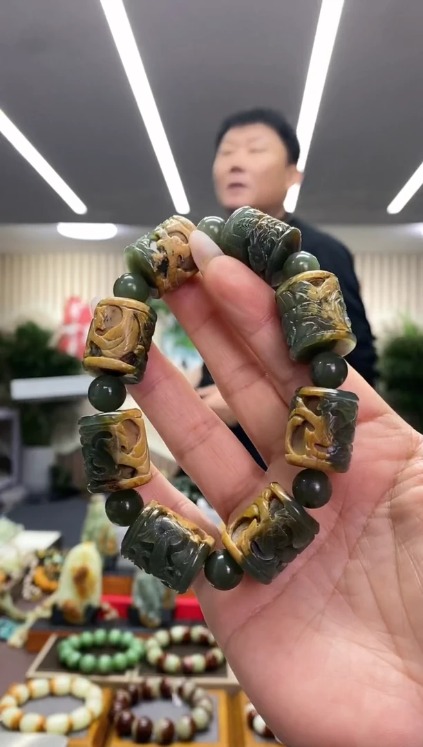 【闪购商品】透闪石质玉手串未镶嵌河磨玉