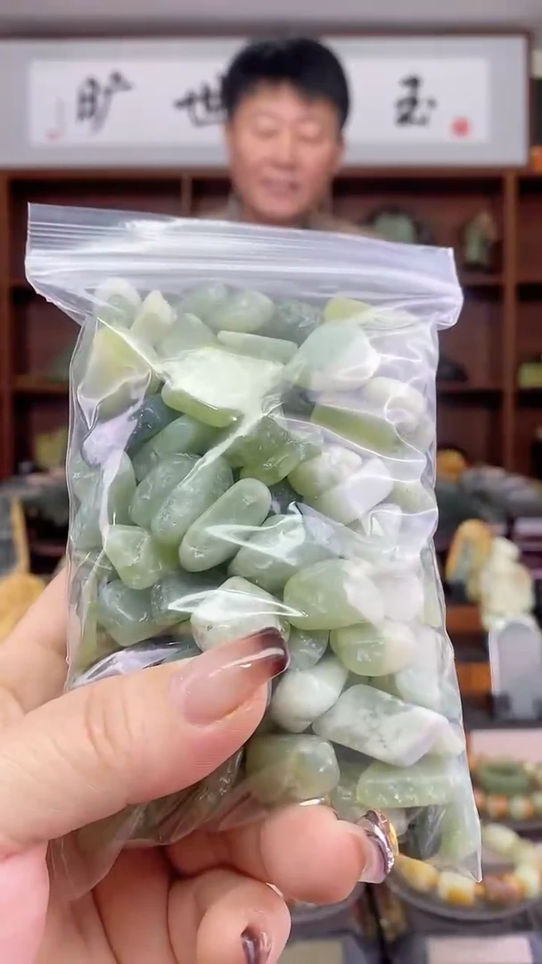 【闪购商品】蛇纹石玉观赏石未镶嵌多样式发货随机发一