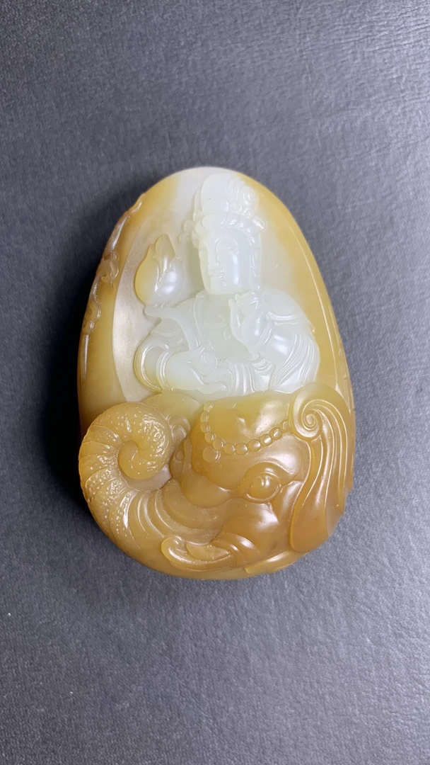 和田玉新疆且末糖白料观音