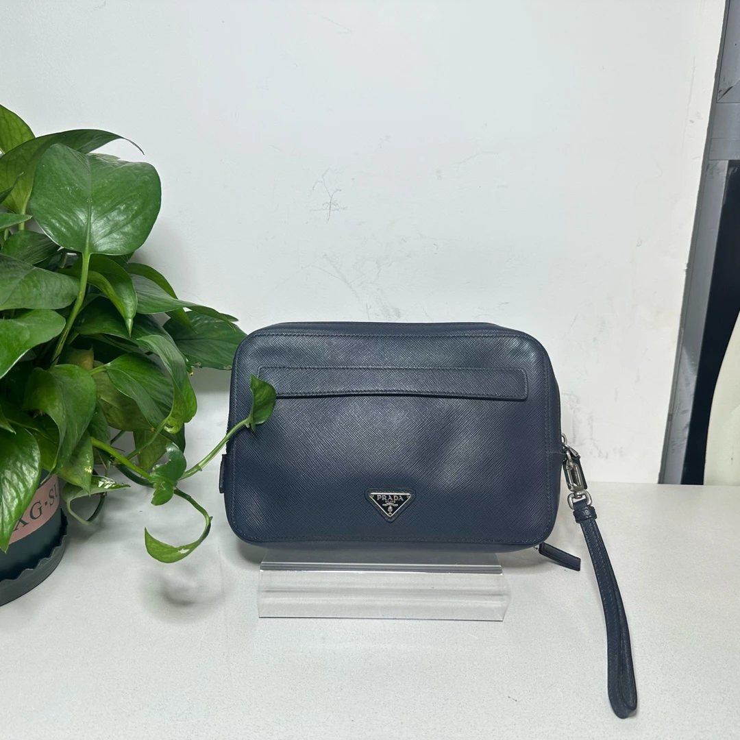 95新 Prada/普拉达 Prada 普拉达手拿包，尺寸23*15编码8825965