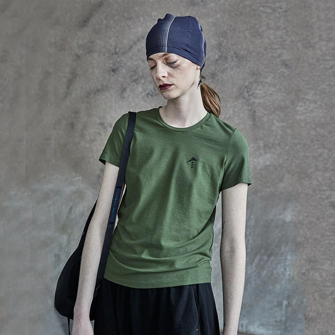 日着原创夏季休闲设计吸汗印花纯色百搭修身短袖T恤女士21Q1607T