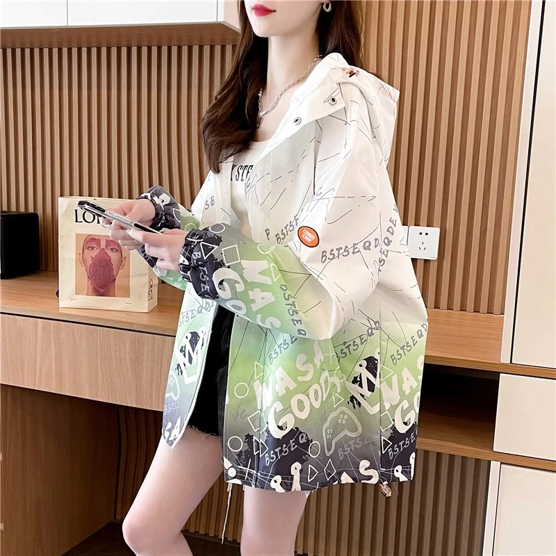 开衫保暖大码风衣外套女秋冬季时尚连帽夹克冲锋衣爆款棒球服加厚