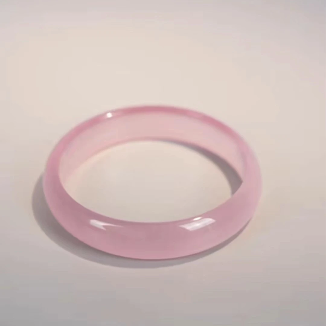 新品   天然樱花粉玛瑙玉髓正圈手镯