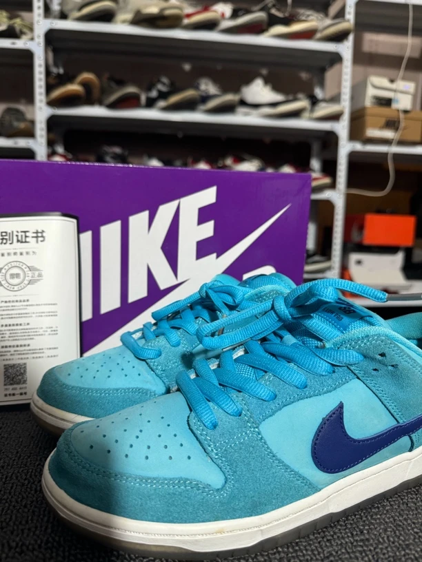 中古球鞋/42.5码/dunk 毛绒蓝95新 带原盒 毒卡 很新