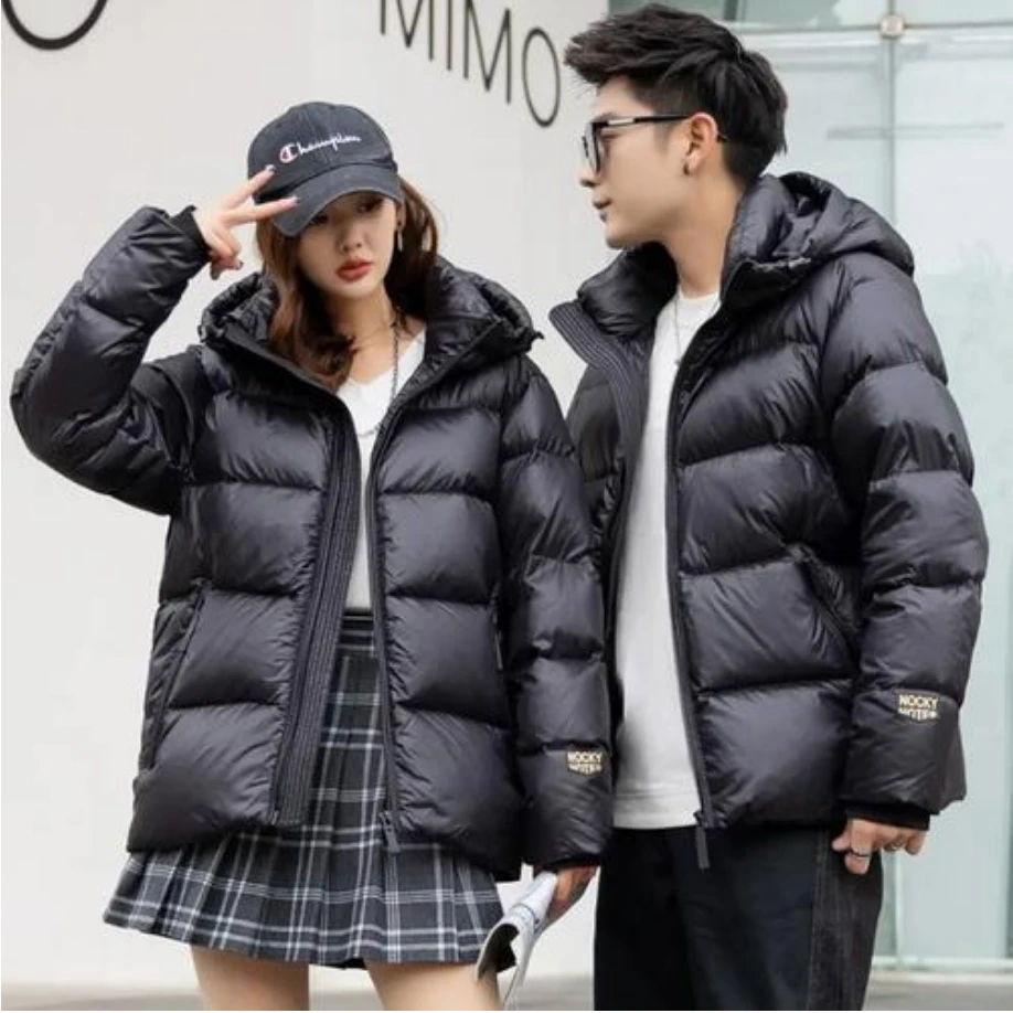 门店799！黑金90鸭绒常规款男女同款时尚连帽可脱卸帽羽绒SJQ