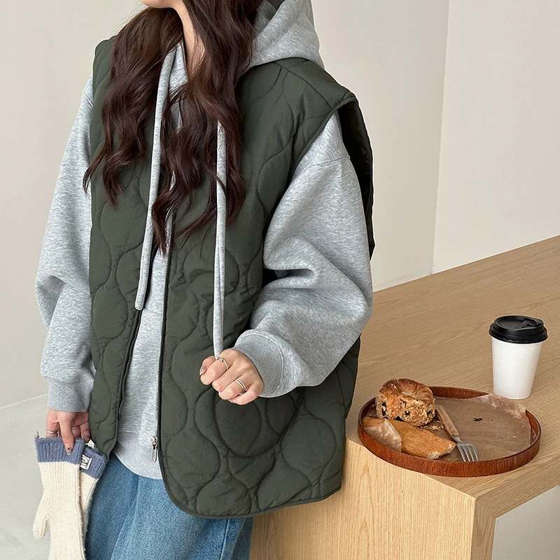 大码宽松女士休息百搭短款马甲2025新款外穿韩版坎肩青春冬季外套