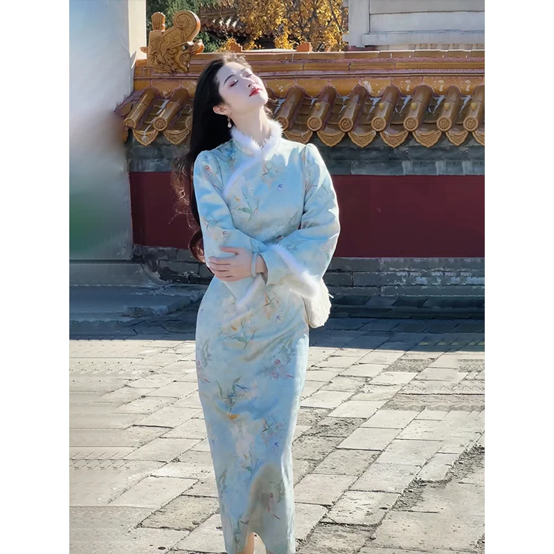 凌茜恣禾【桐君】秋冬新中式国风复古印花斜襟水貂毛领长袖旗袍裙子