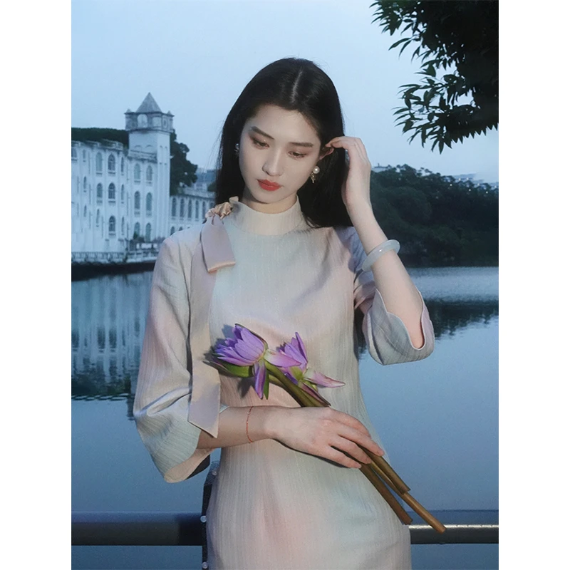 凌茜【秀涵】早秋新中式国风复古晕染印花蝴蝶结直筒修身显瘦旗袍裙