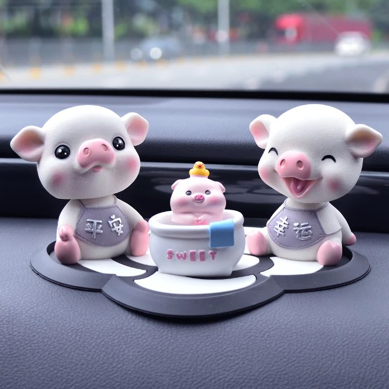 车载摇头摆件汽车中控台解压可爱装饰品网红猪宝车上用品卡通公仔