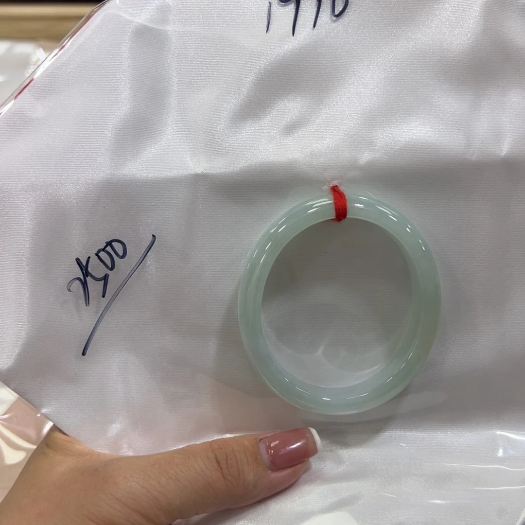 翡翠手镯未镶嵌手镯