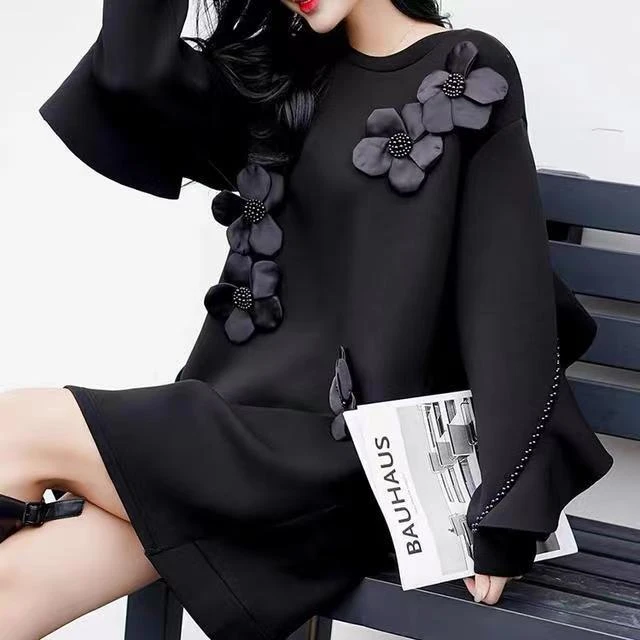 设计感小众中长圆领卫衣裙女2023秋冬欧货宽松针织花朵荷叶连衣裙