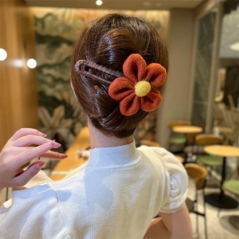 暖冬发饰 毛绒花朵鸭嘴夹简约防滑女生时尚编织甜美鲨鱼夹发夹