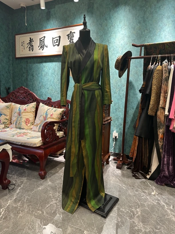 气质服装女装连衣裙礼服绿色长款设计师墨绿时尚日常演出服女士